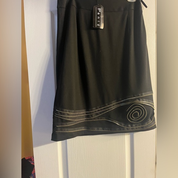 Paniz Elegant Black Skirt with Silver Accents - Picture 1 of 3
